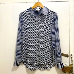 Like new Reiss button down — navy, cream, silver. Size — UK: 6, US: 2.